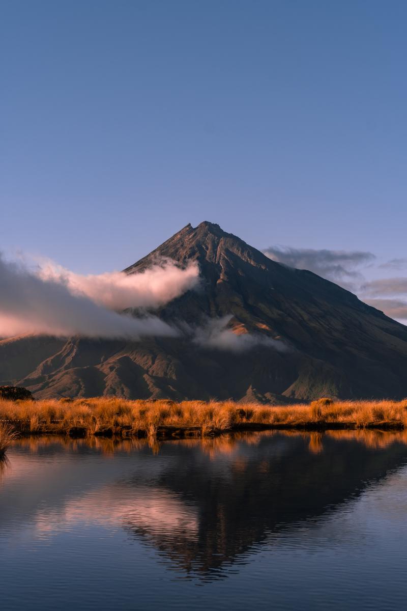 Featured image of post Throwing a mountain into the sea